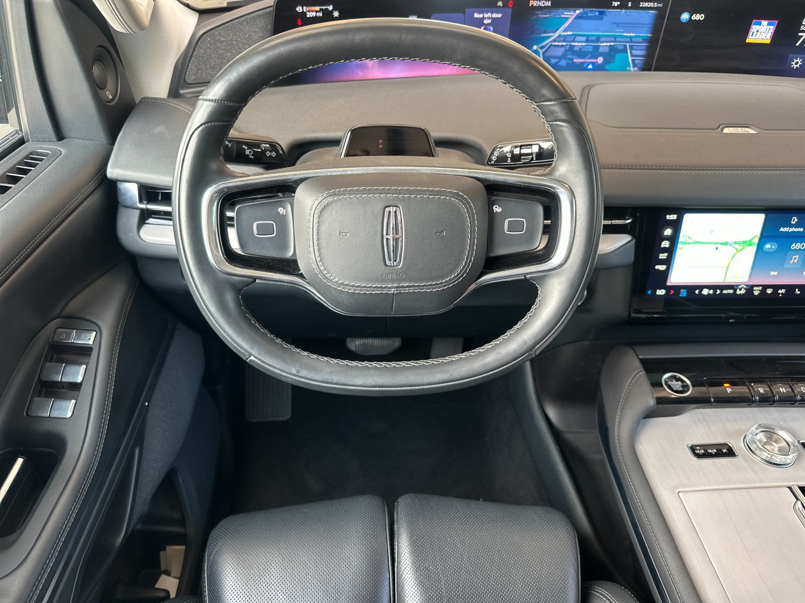 Certified 2025 Lincoln Navigator L Reserve AWD/4WD image 15