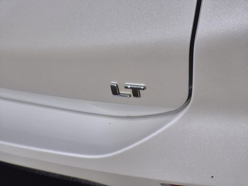 Used 2024 Chevrolet Equinox LT FWD image 8