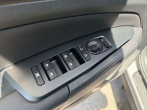 New 2026 Kia Sportage EX AWD/4WD image 17