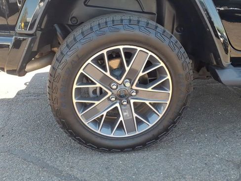 Certified 2024 Jeep Wrangler High Altitude AWD/4WD image 10