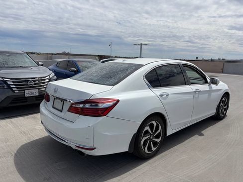 Used 2017 Honda Accord EX-L image 2