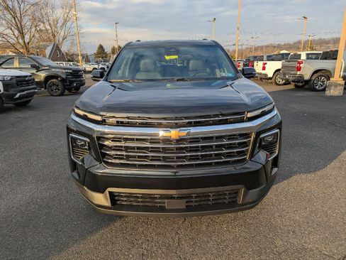 New 2026 Chevrolet Traverse LT image 2