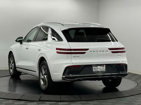 Used 2026 Genesis GV70 2.5T Select image 10