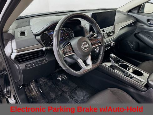 Used 2024 Nissan Altima 2.5 SV w/ SV Premium Package image 15