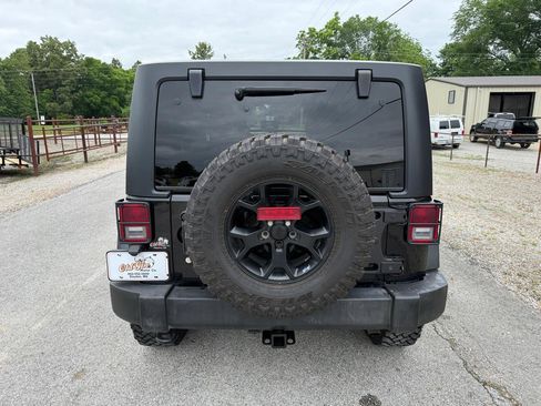 Used 2014 Jeep Wrangler Unlimited Sport w/ Quick Order Package 24S AWD/4WD image 4
