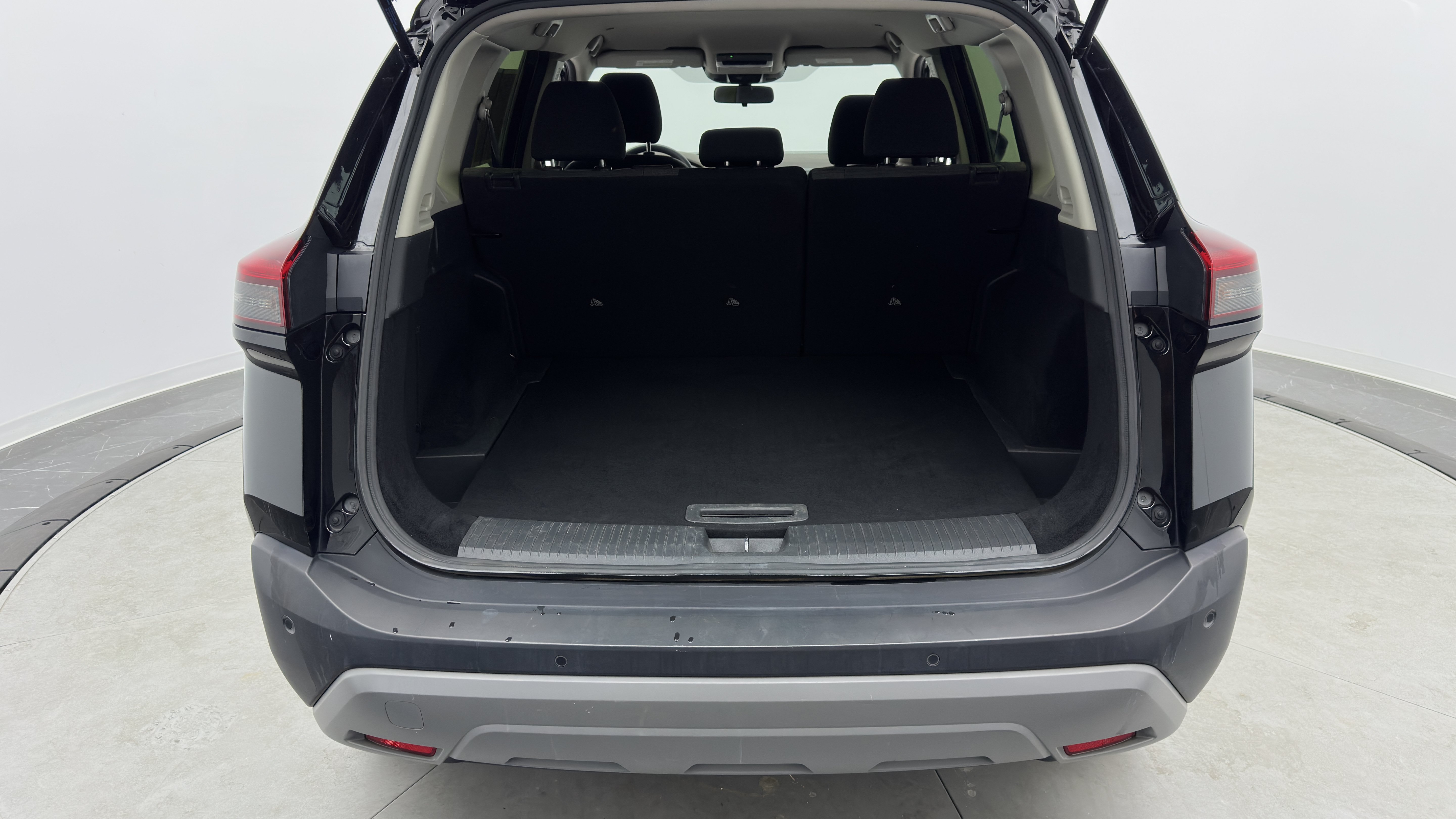 Used 2023 Nissan Rogue SV FWD image 32