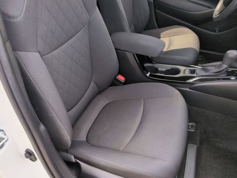Used 2020 Toyota Corolla LE FWD image 22
