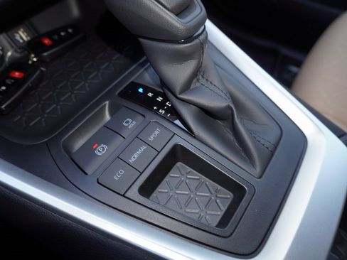 New 2025 Toyota RAV4 XLE image 17