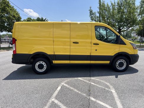 Used 2019 Ford Transit 250 130 Low Roof image 19