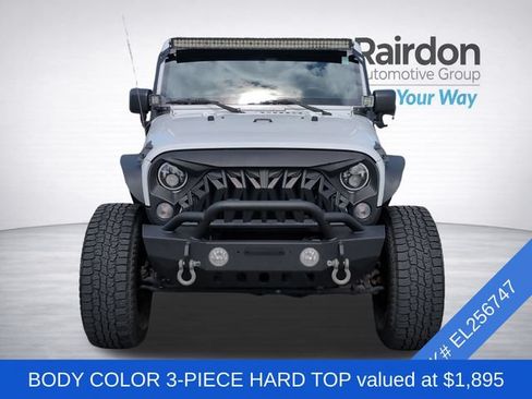 Used 2014 Jeep Wrangler Unlimited Sahara w/ Max Tow Package AWD/4WD image 2