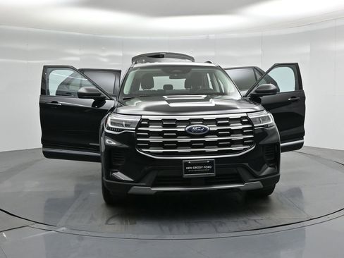 Certified 2025 Ford Explorer Active image 29
