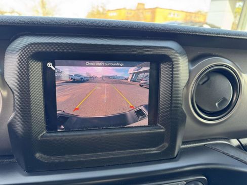 Used 2022 Jeep Gladiator Sport AWD/4WD image 33