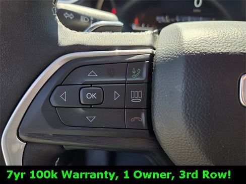 Used 2023 Jeep Grand Cherokee L Laredo image 16