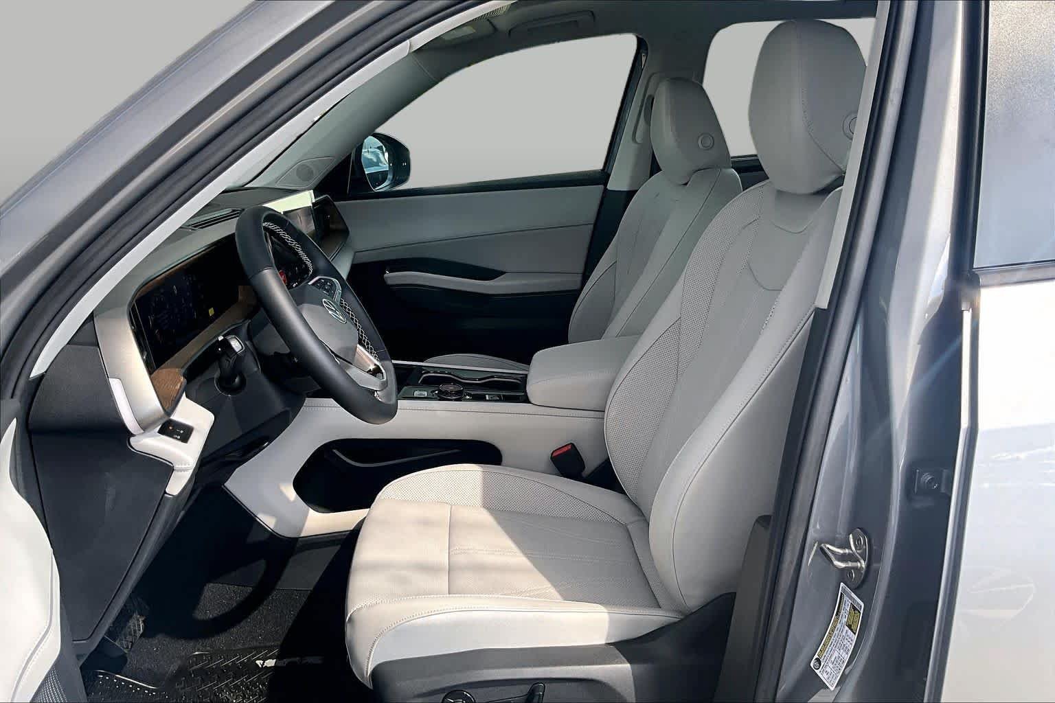 New 2027 Volkswagen Atlas SE FWD image 9