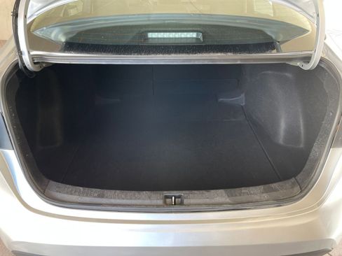 Used 2025 Toyota Corolla LE image 29