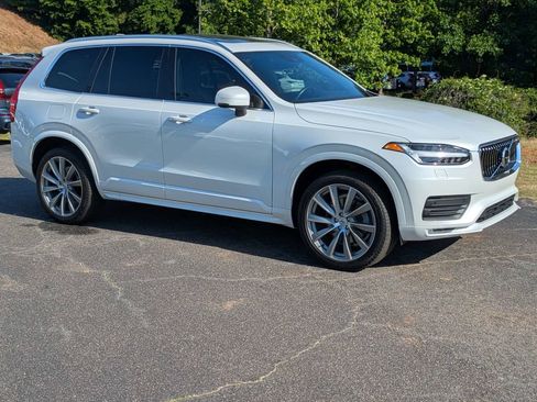 Used 2022 Volvo XC90 T6 Momentum AWD/4WD image 8