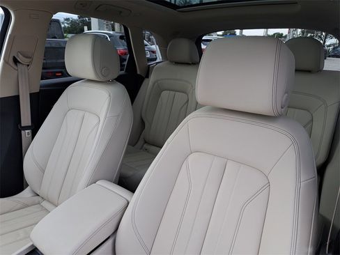 Certified 2023 Audi Q5 2.0T Premium w/ Convenience Package image 17