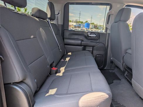 Used 2022 Chevrolet Silverado 2500 Custom w/ Custom Convenience Package AWD/4WD image 11