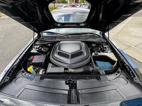 Used 2017 Dodge Challenger R/T RWD image 27