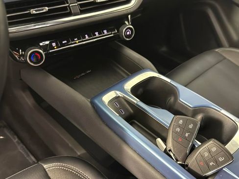 Used 2025 Chevrolet Equinox EV LT w/ Convenience Package image 22