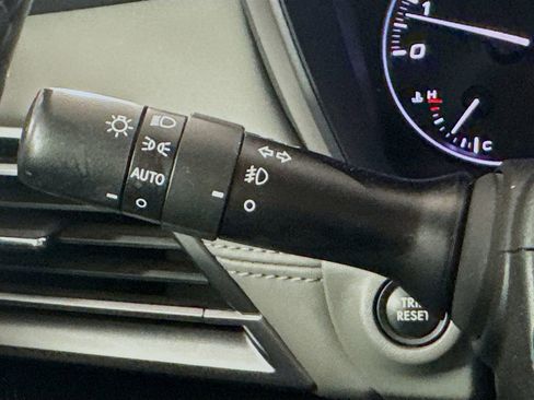 Used 2023 Subaru Outback Limited image 12