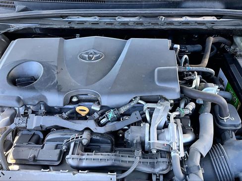 Used 2018 Toyota Camry XSE FWD image 31