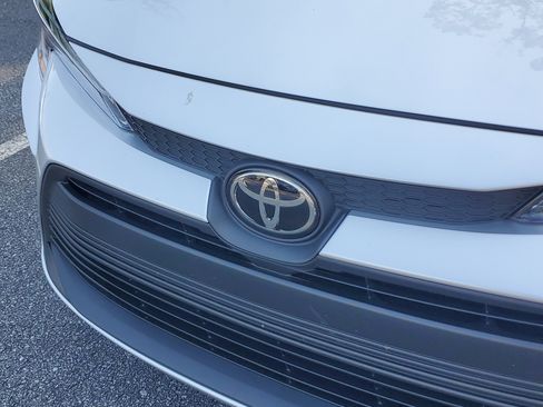 Used 2025 Toyota Corolla LE FWD image 5