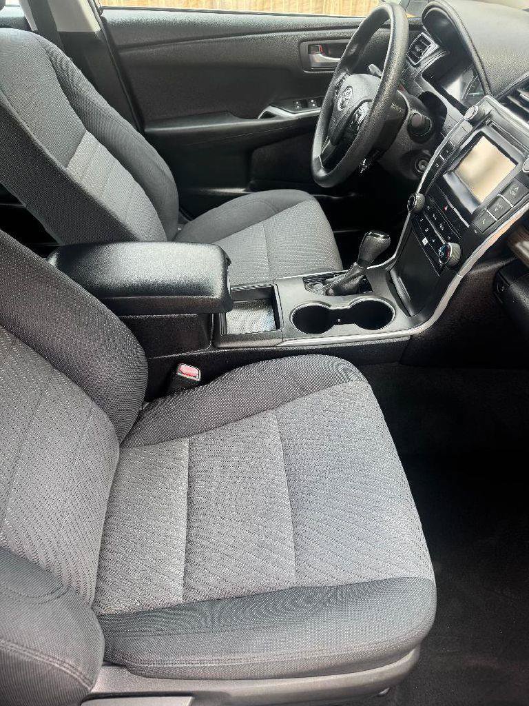Used 2015 Toyota Camry LE FWD image 24