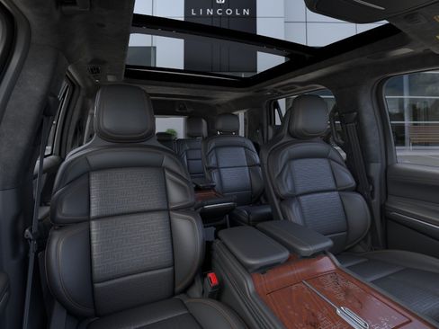 New 2026 Lincoln Navigator Black Label AWD/4WD image 10