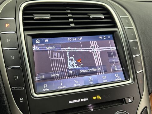 Used 2020 Lincoln Nautilus Reserve w/ Equipment Group 201A image 6