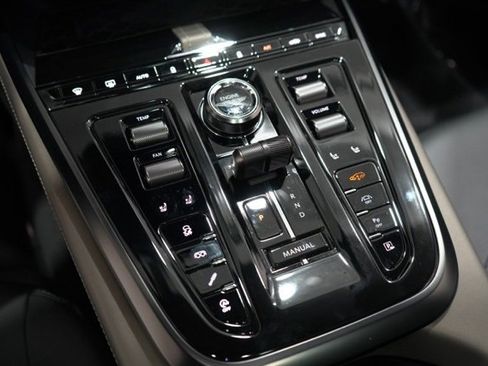 Used 2025 Aston Martin DBX 707 image 38