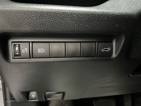 Used 2021 Toyota RAV4 XLE w/ Convenience Package image 13