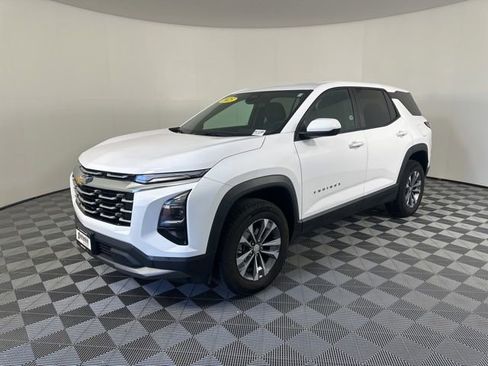 Used 2025 Chevrolet Equinox LT AWD/4WD image 7