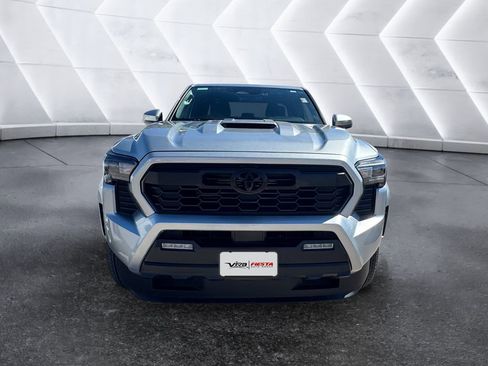 Used 2024 Toyota Tacoma TRD Sport image 2