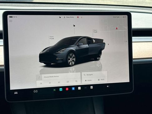 Used 2024 Tesla Model Y Long Range AWD/4WD image 20