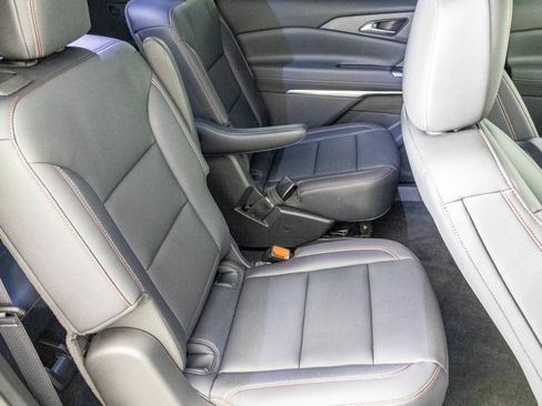 Used 2024 Chevrolet Traverse Z71 AWD/4WD image 41