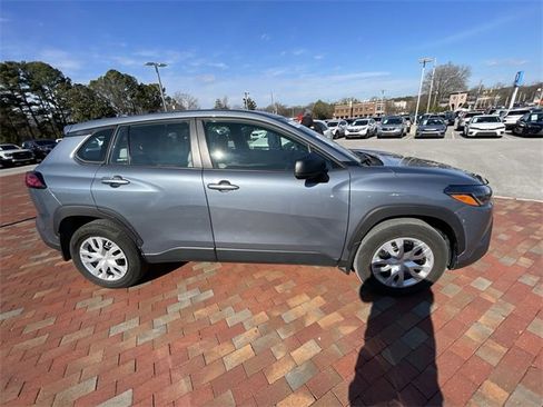 Used 2022 Toyota Corolla Cross L image 23