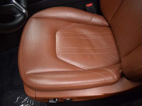 Used 2019 Maserati Levante S image 33