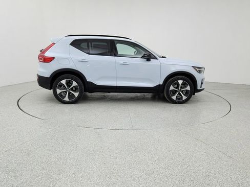 New 2026 Volvo XC40 B5 Plus w/ Protection Package Premier image 4