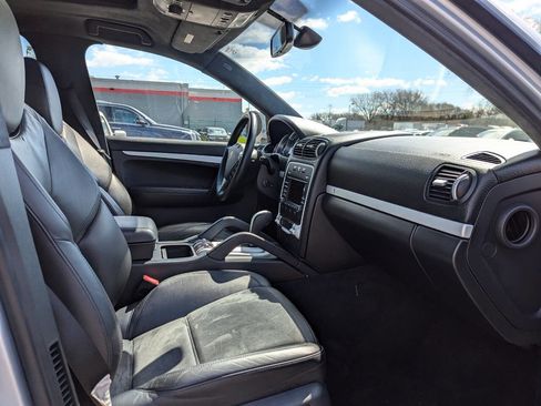 Used 2010 Porsche Cayenne GTS image 15
