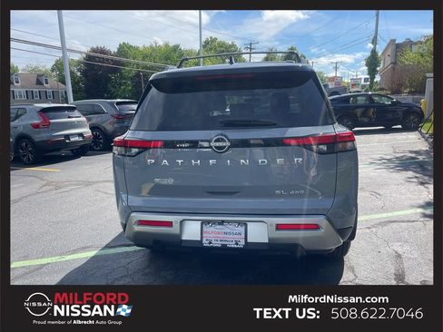 Certified 2024 Nissan Pathfinder SL AWD/4WD image 4