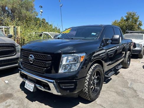 Used 2021 Nissan Titan SV w/ SV Convenience Package RWD image 12