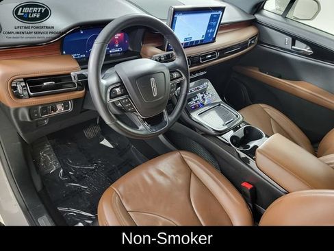 Used 2022 Lincoln Nautilus Reserve AWD/4WD image 12