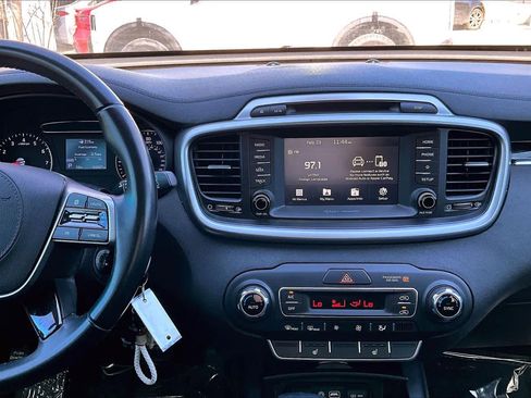 Used 2019 Kia Sorento FWD w/ LX Convenience Package image 8