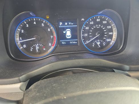 Used 2021 Hyundai Kona SE FWD image 2