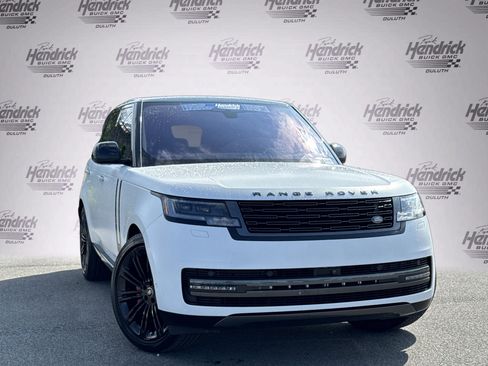 Used 2022 Land Rover Range Rover SE image 2