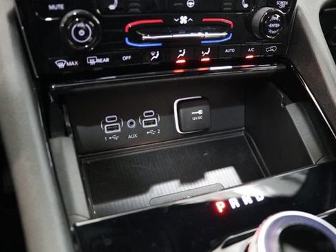 Used 2023 Jeep Grand Cherokee Altitude AWD/4WD image 27