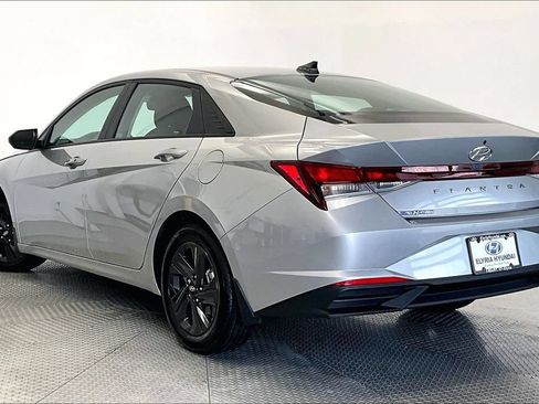 Used 2023 Hyundai Elantra SEL FWD image 12