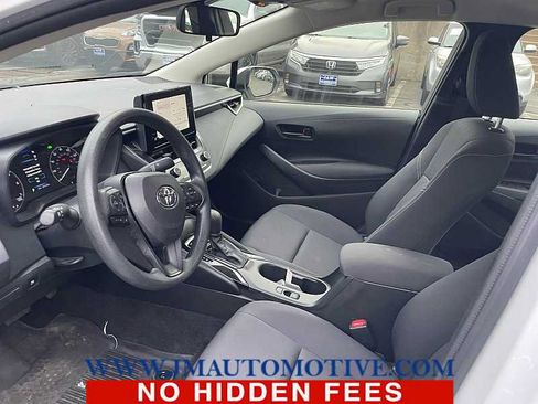 Used 2023 Toyota Corolla LE w/ LE Convenience Package FWD image 2