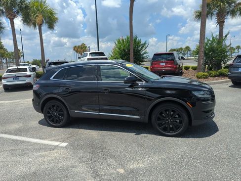 Used 2022 Lincoln Nautilus Reserve w/ Equipment Group 201A AWD/4WD image 2